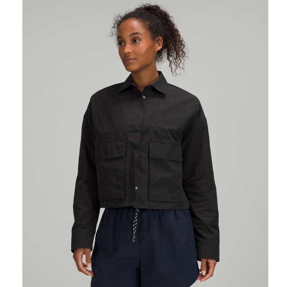 Lululemon Simply Effortless Jacket / Size 4 / Black Glyde Water-Repellent